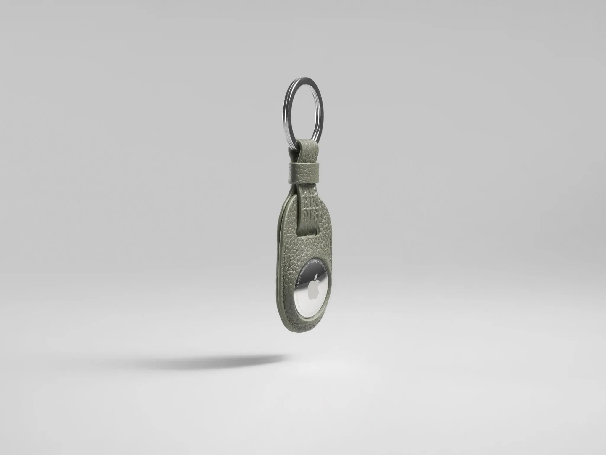 Leather AirTag Keychain | Sleek Tracker Holder for Keys, Bags & More