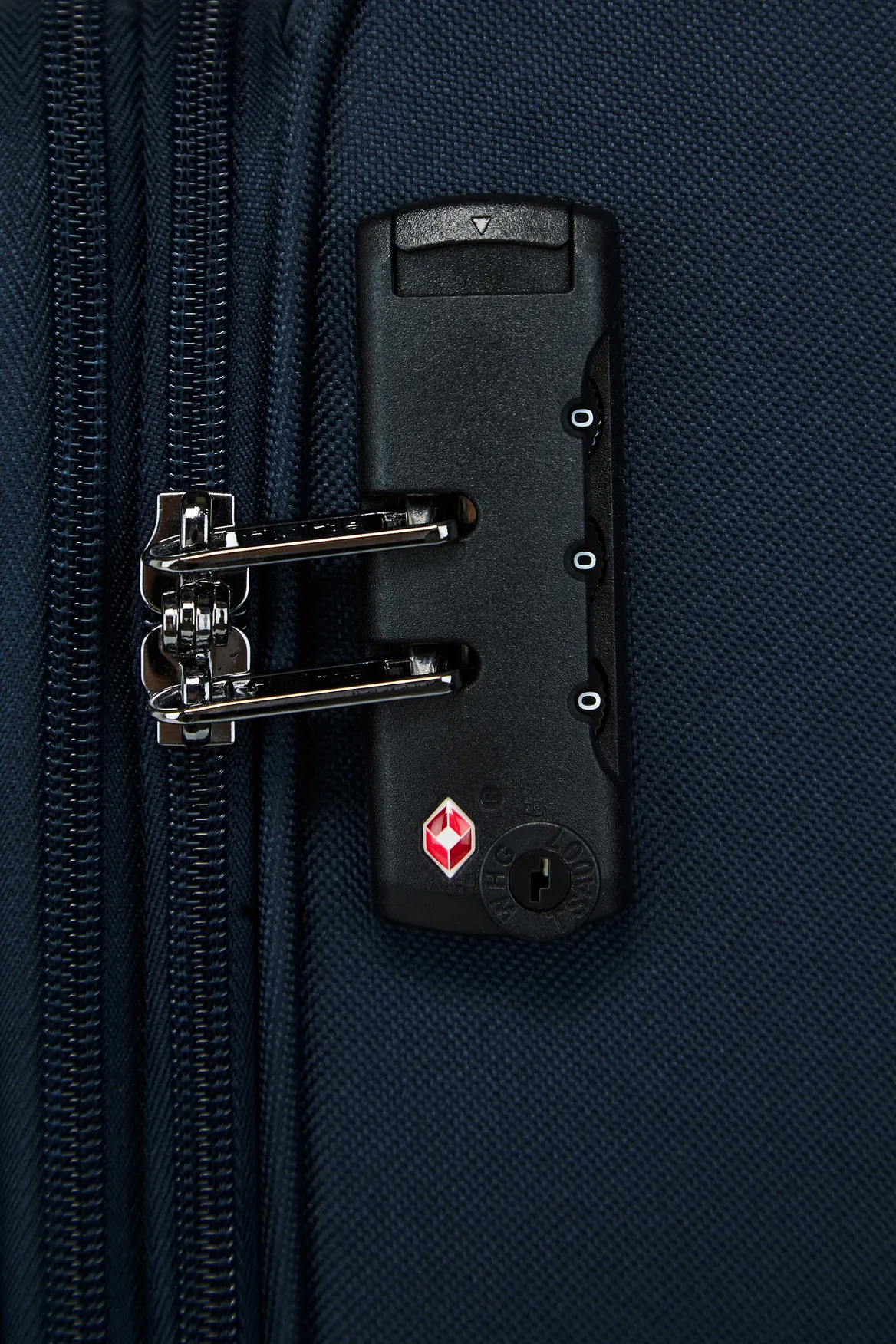 Phoenix 81cm Suitcase