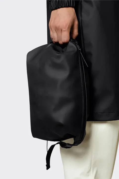 RAINS WEEKEND WASH BAG - 2 COLORS