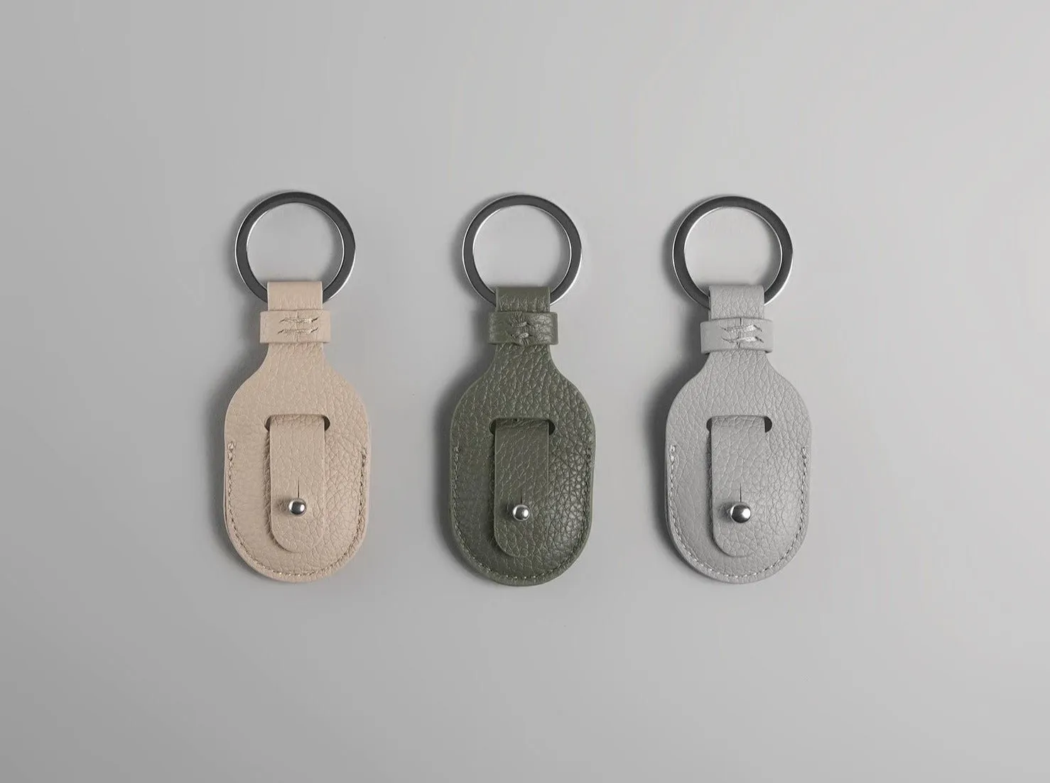The 0.5ml Leather AirTag Keychain | Sleek Tracker Holder for Keys, Bags & More