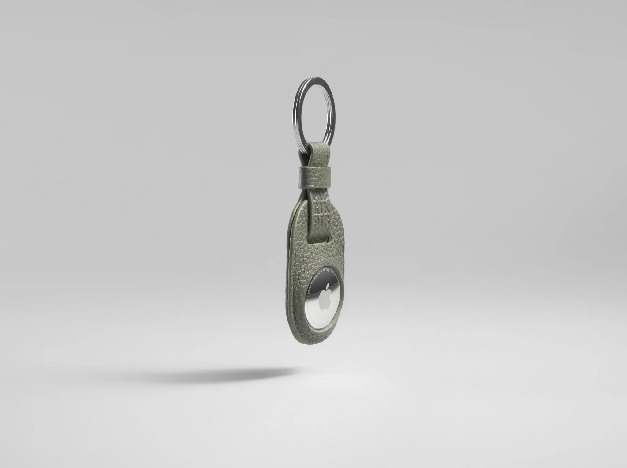 The 0.5ml Leather AirTag Keychain | Sleek Tracker Holder for Keys, Bags & More